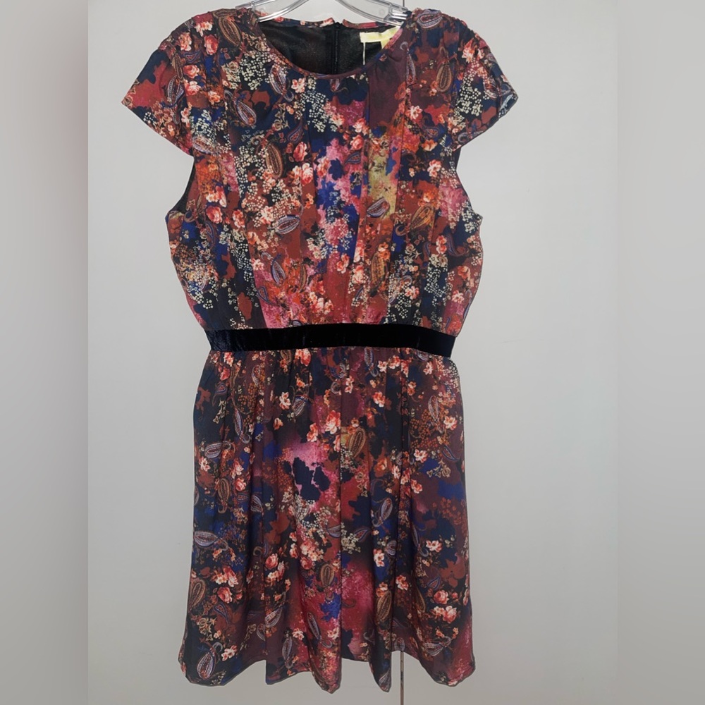 New Short sleeve dress